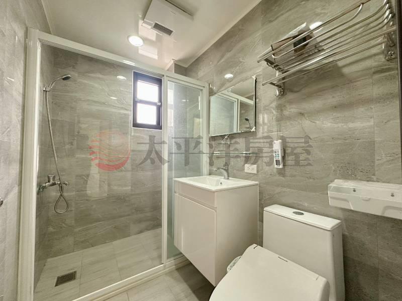 賀里昂成功東路三房平車