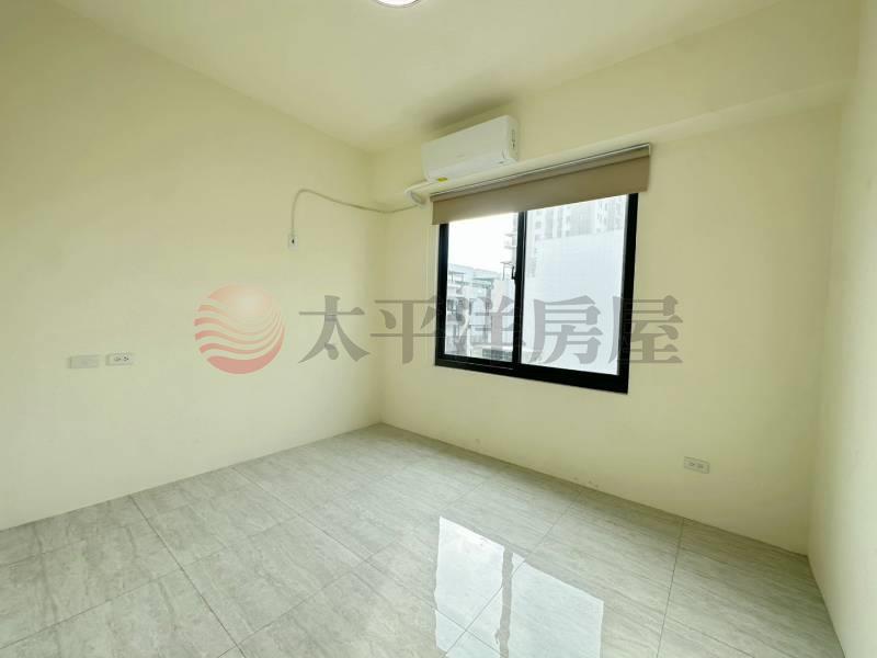 賀里昂成功東路三房平車