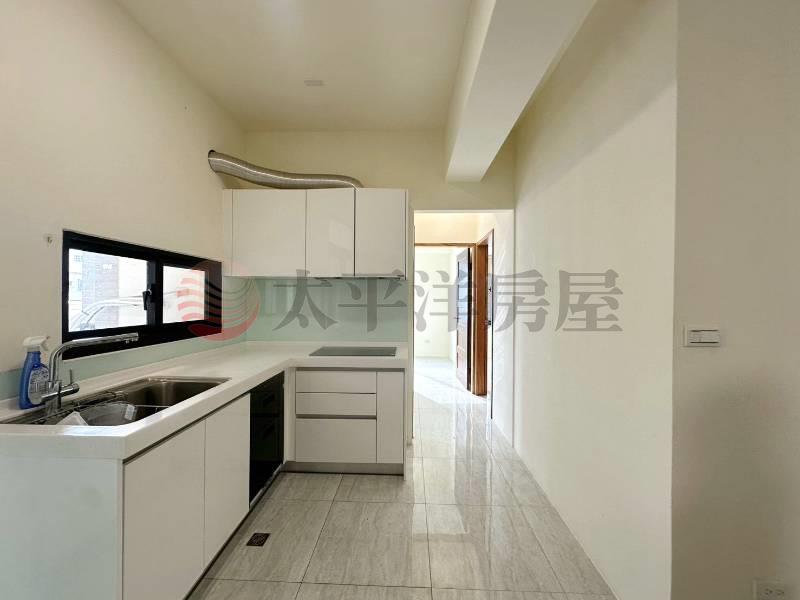 賀里昂成功東路三房平車