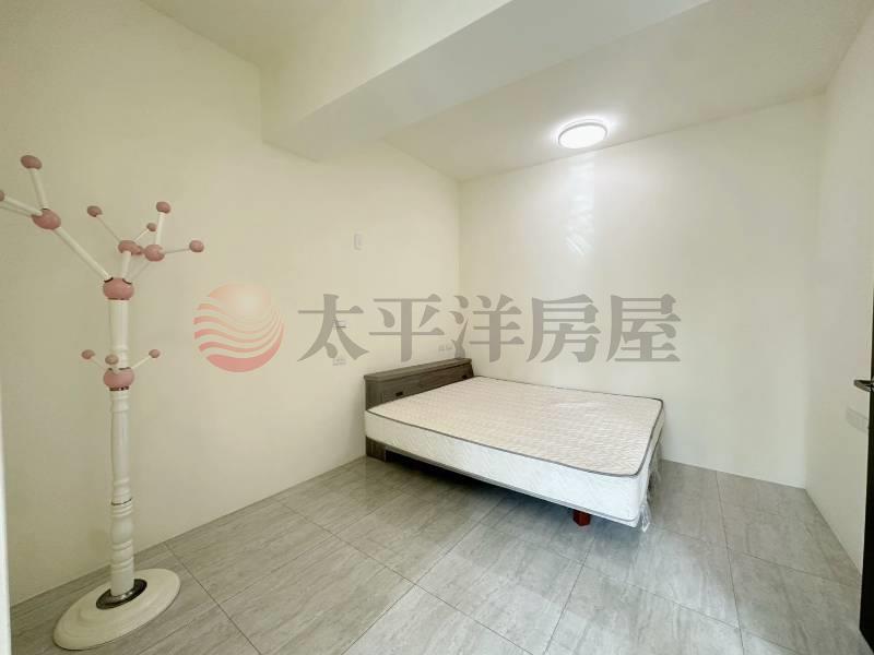 賀里昂成功東路三房平車