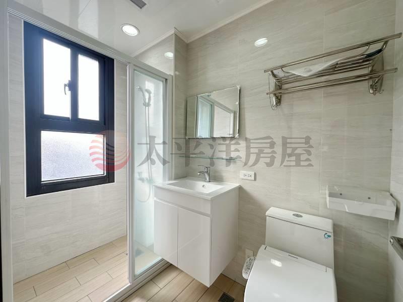 賀里昂成功東路三房平車