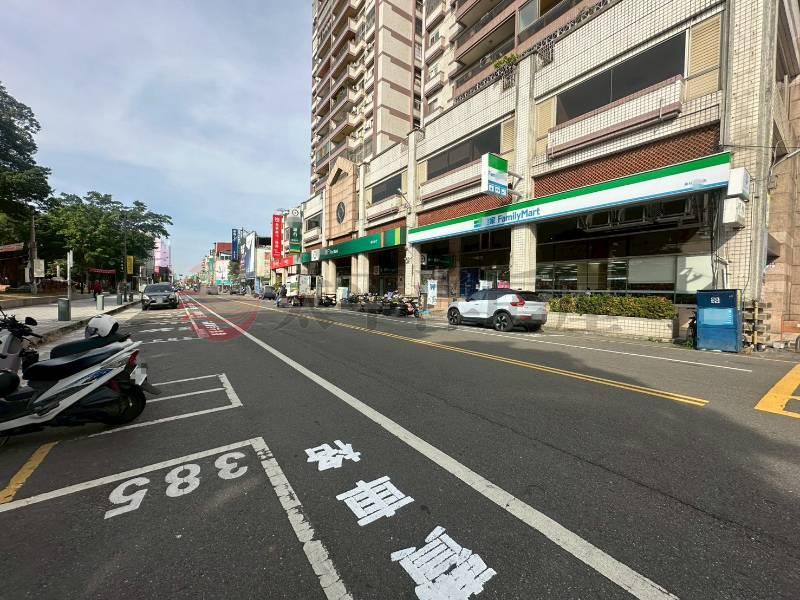 面公園頂樓國宅