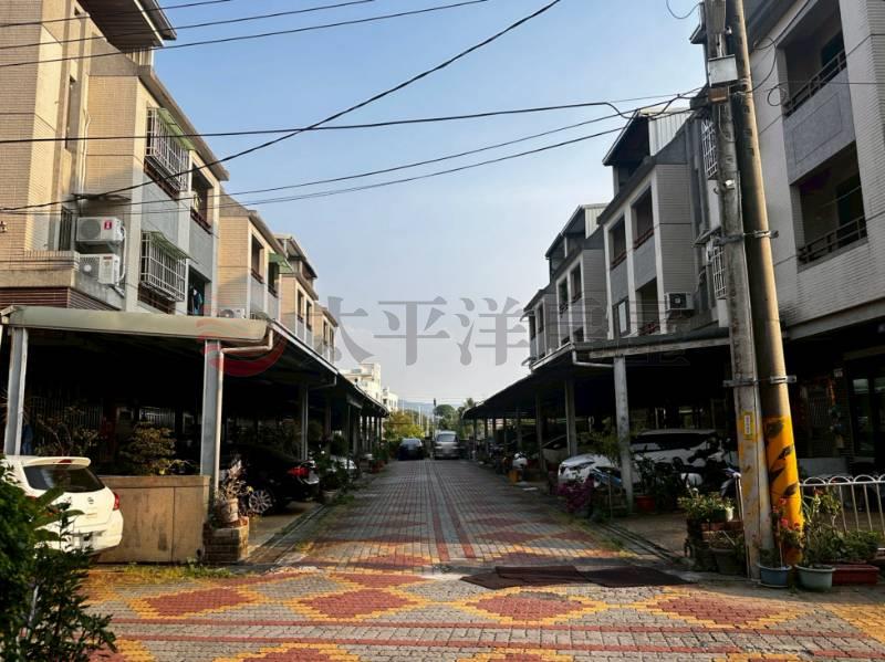 員林東彰路旁社區別墅