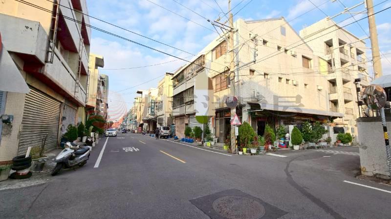 員林轉運站旁邊間店面