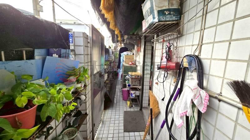 員林轉運站旁邊間店面