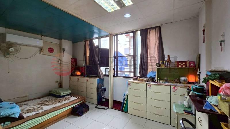 員林轉運站旁邊間店面