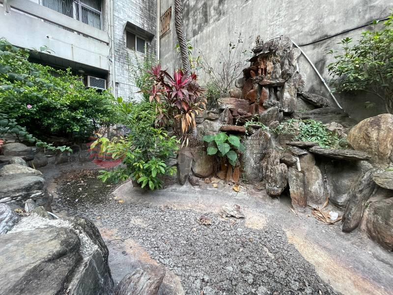 市中心角間店面