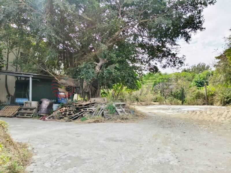 和美和群國中旁廠房