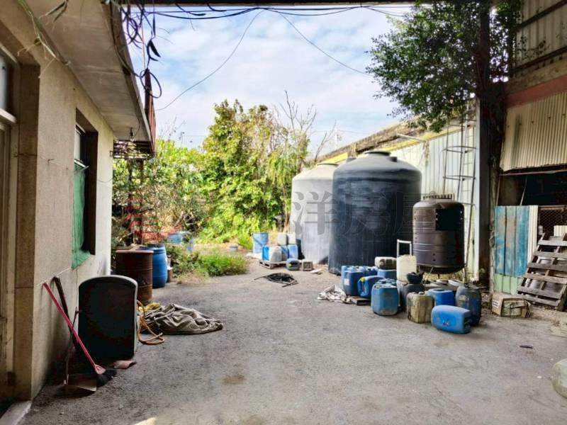 和美和群國中旁廠房