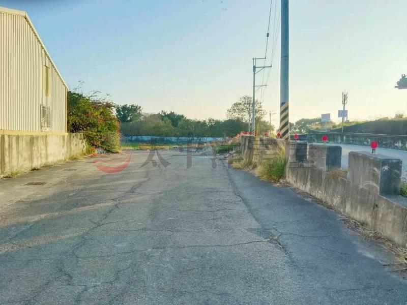 和美和群國中旁廠房