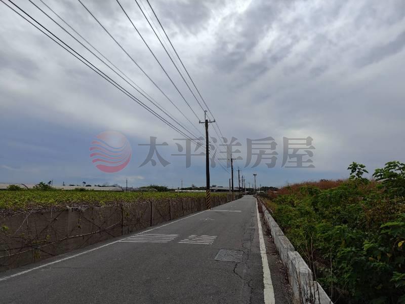 溪湖交流道旁都內田地