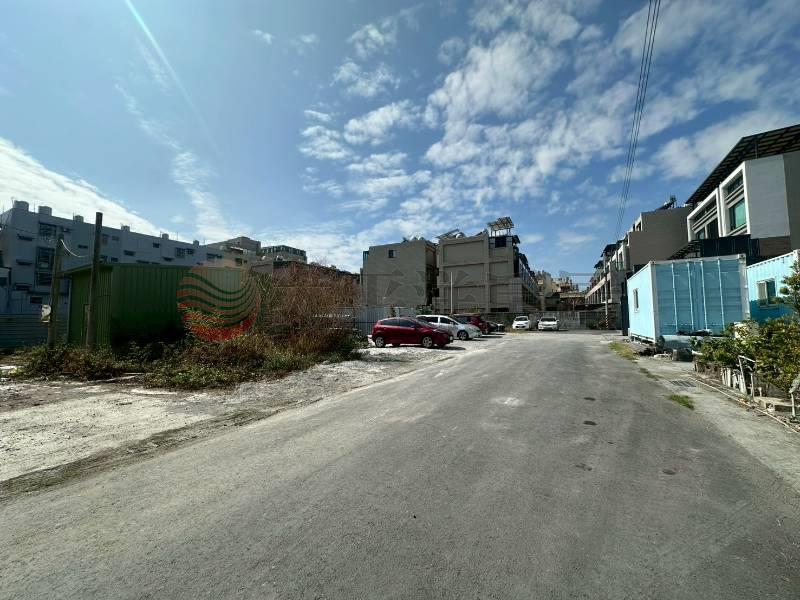 員林新三條段美建地