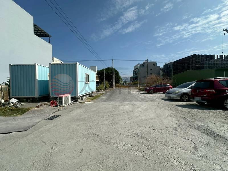 員林新三條段美建地