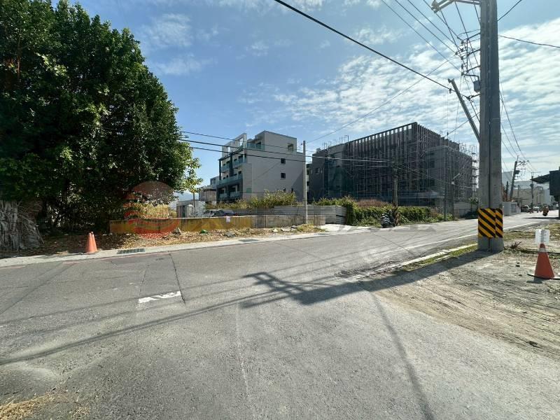 員林新三條段美建地